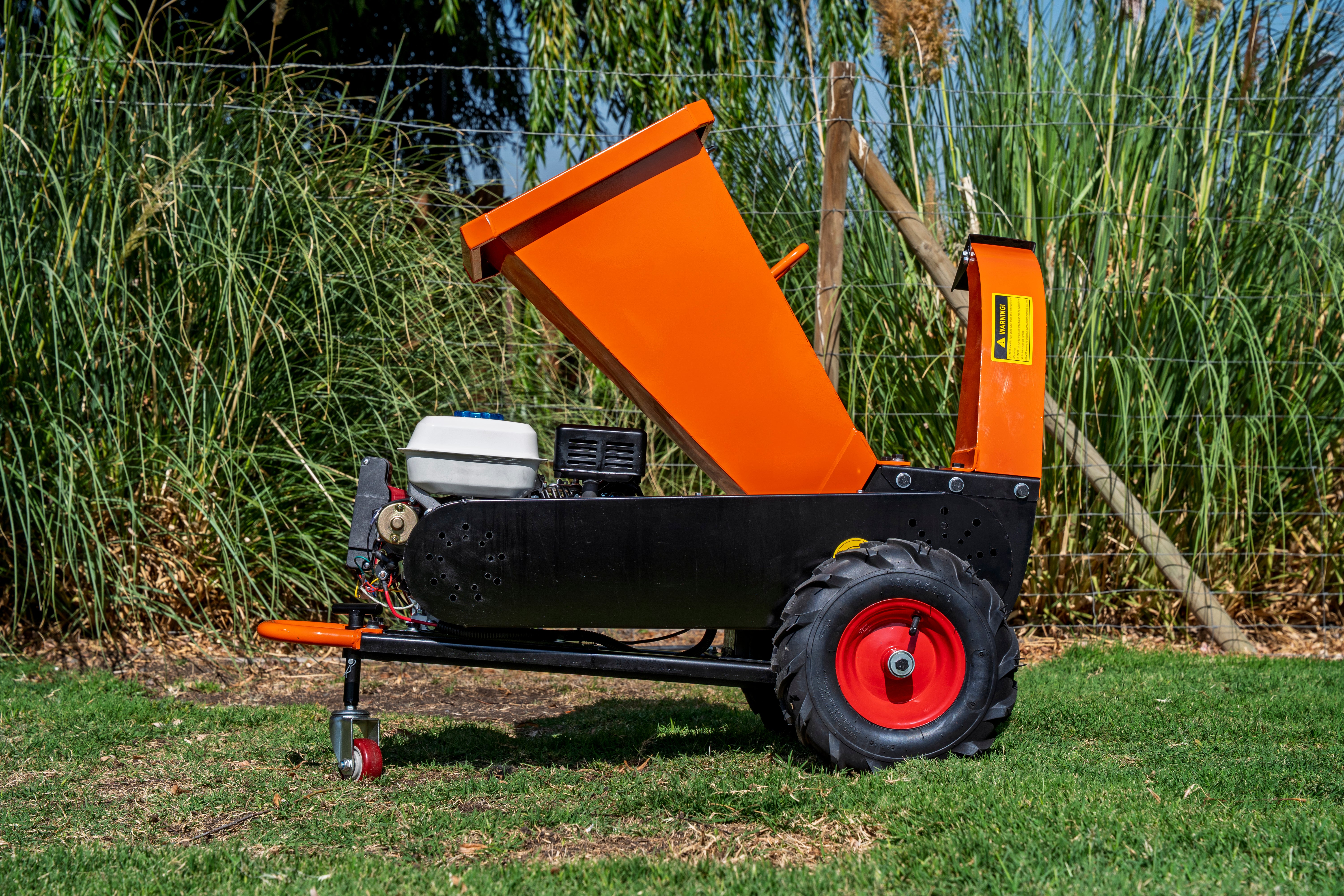 Chipeadora Profesional Adler 7 HP Encendido Eléctrico