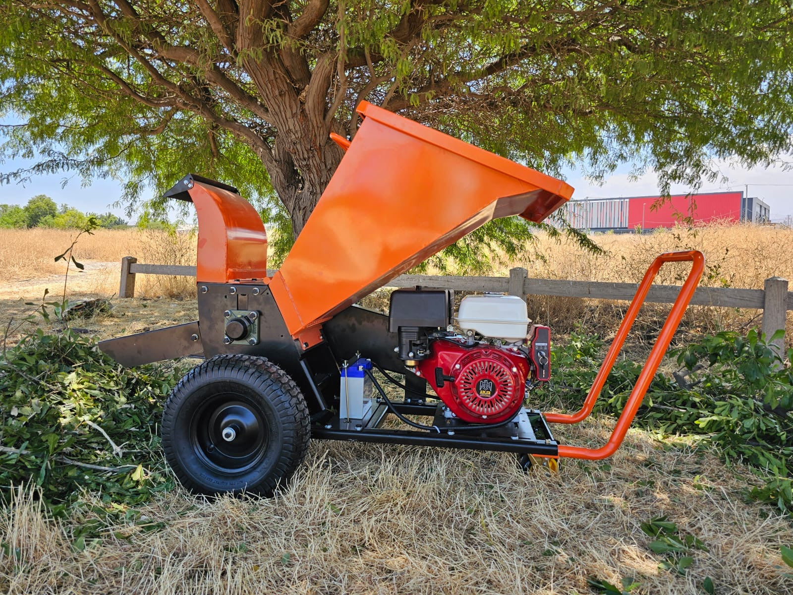 Chipeadora Profesional Adler ADL-X3  16 hp  Encendido Electrico + Podador a Batería